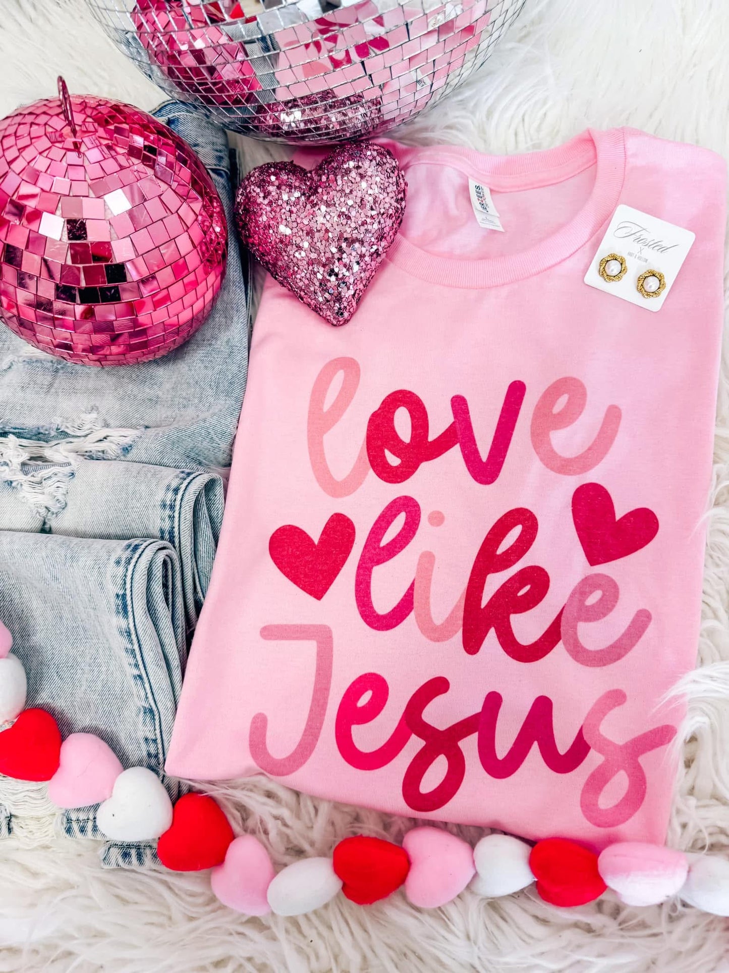 Love like Jesus Tee